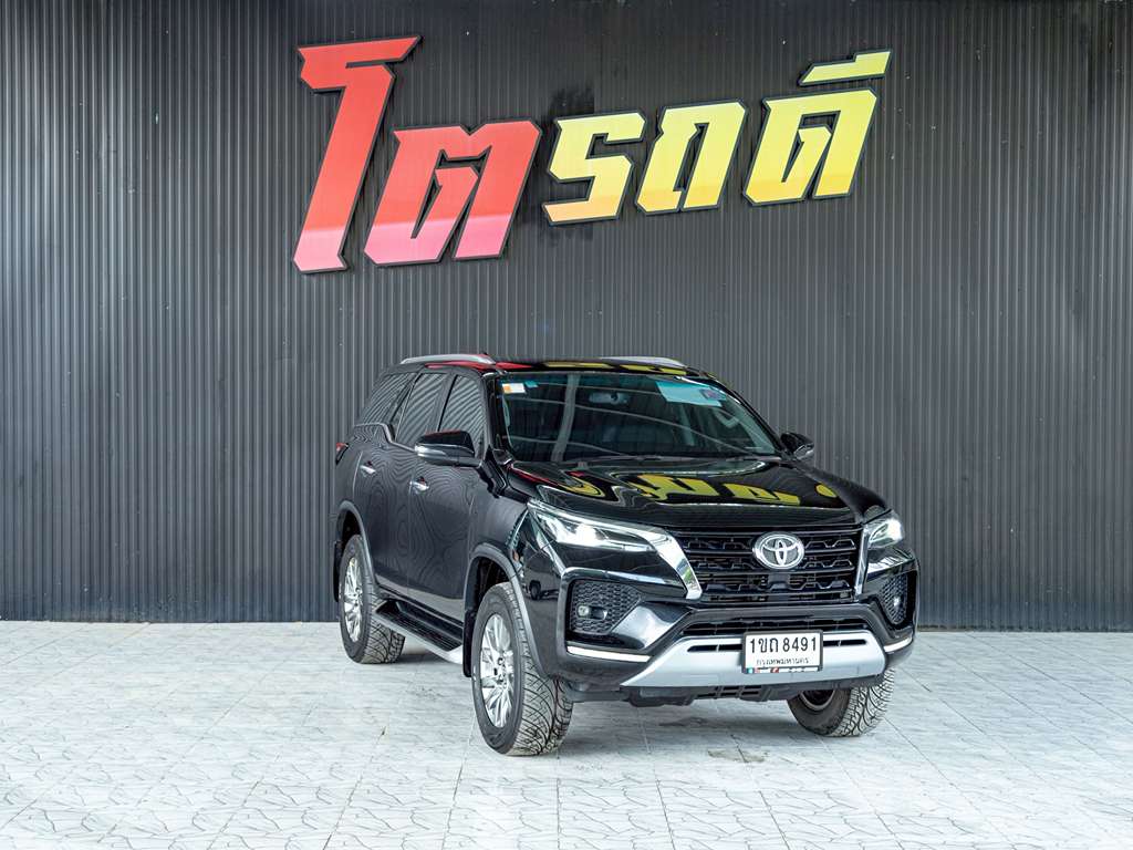 Toyota Fortuner AT 2.4 V 2020 1ขถ 8491 กทม