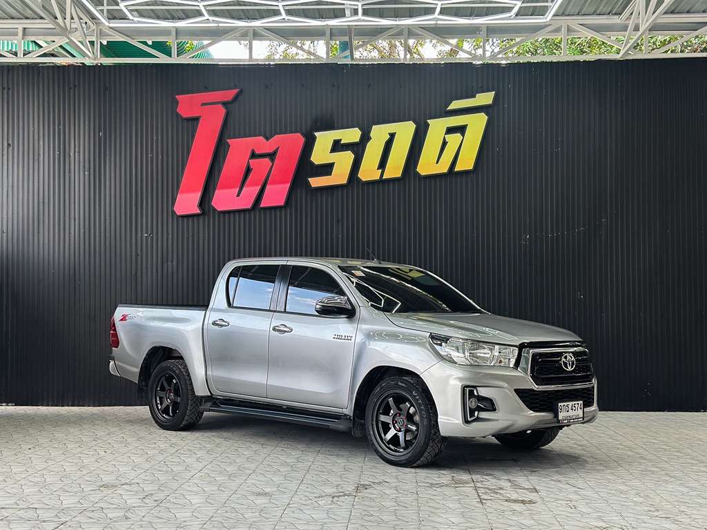 Toyota Revo สี่ประตูเตี้ย MT 2.4 E 2019 ระบบเกียร์ : เกียร์ธรรมดา ทะเบียนรถ : 9กธ 4574