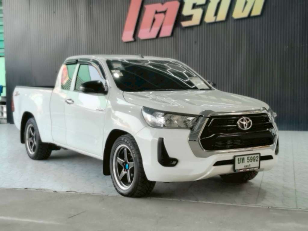 Toyota REVO CAB เตี้ย MT 2.4 Entry 2022 ทะเบียนรถ : ยท 5992