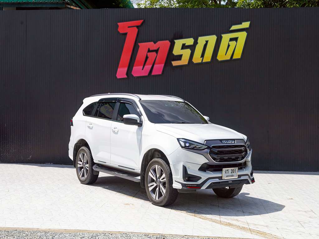 Isuzu MU-X AT 3.0 Ultimate 4WD 2023 ฉข 6982 ชลบุรี