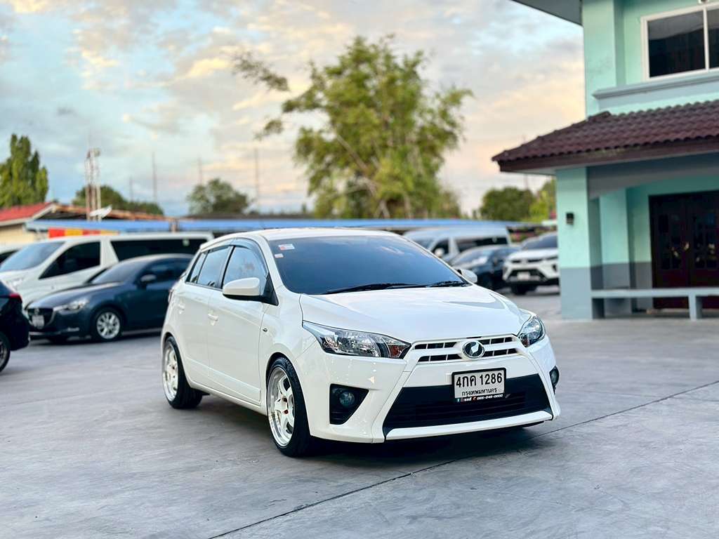 Toyota Yaris AT 1.2 J 2014  4กค 1286 กทม