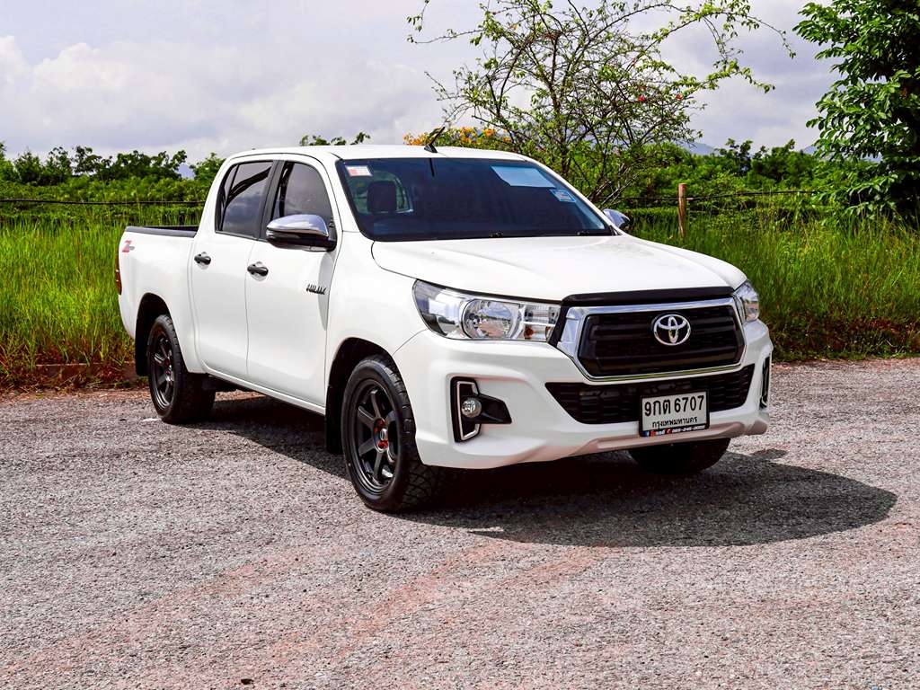 Toyota Revo สี่ประตูเตี้ย MT 2.4 J+ Zedition 9กต 6707