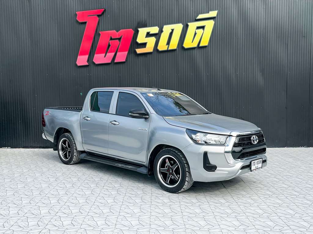 Toyota REVO สี่ประตููเตี้ย MT 2.4 J+ 2023