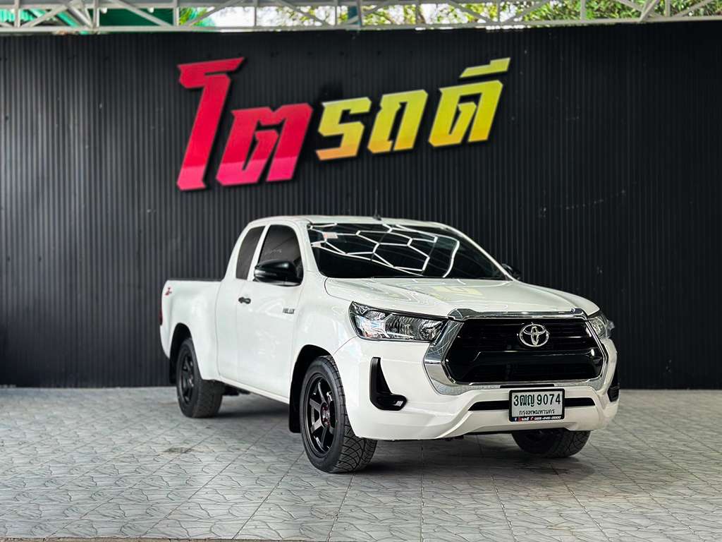 Toyota Revo แคปเตี้ย AT 2.4 Entry 2021  3ฒญ 9074