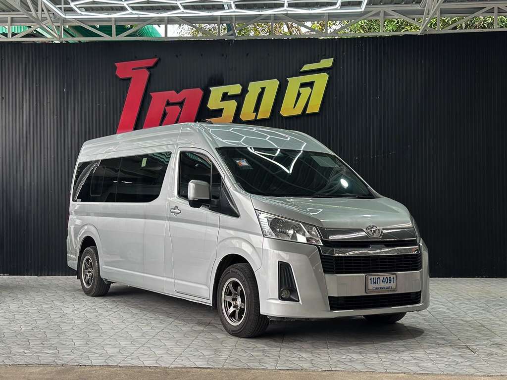 Toyota Commuter AT 2.8 2020  1นก 4091