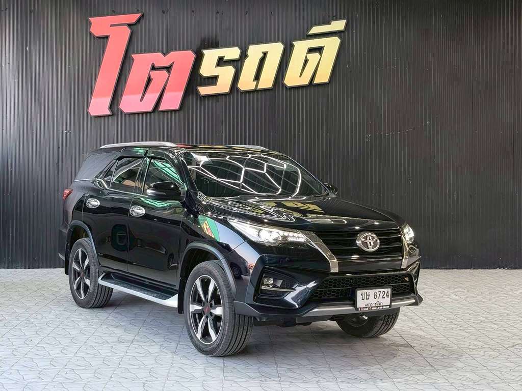 Toyota FORTUNER AT 2.8 TRD 4WD 2018 ทะเบียนรถ : ขษ 8724