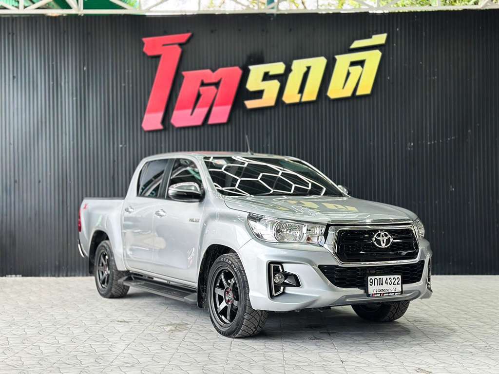Toyota Revo สี่ประตูเตี้ย MT 2.4 E 2019 9กณ 4322