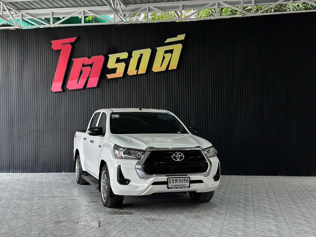 Toyota Revo สี่ประตูเตี้ย AT 2.4 Entry 2022  3ขท 5056