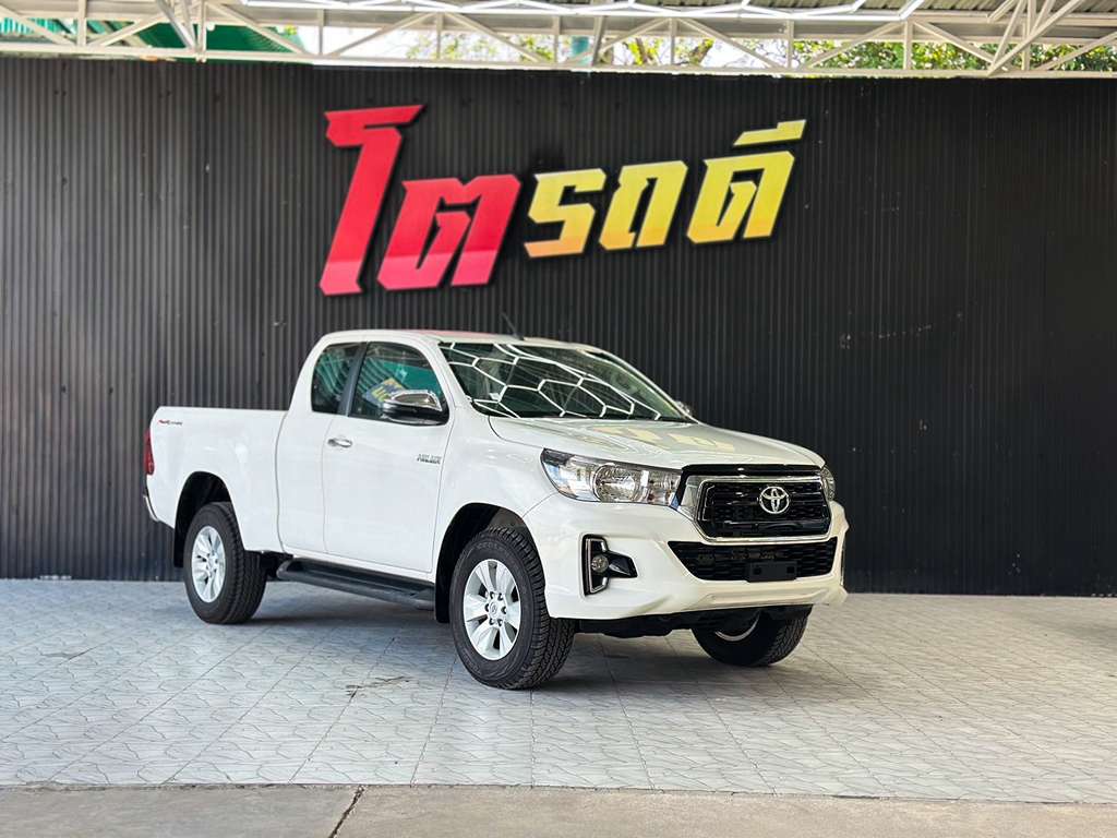Toyota Revo แคปสูง AT 2.4 E 2019 ป้ายแดง 64765