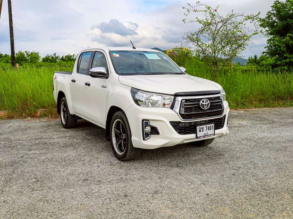 Toyota REVO สี่ประตูเตี้ย Zedition MT 2.4 J+ 2019 ฉข 7491 ชลบุรี