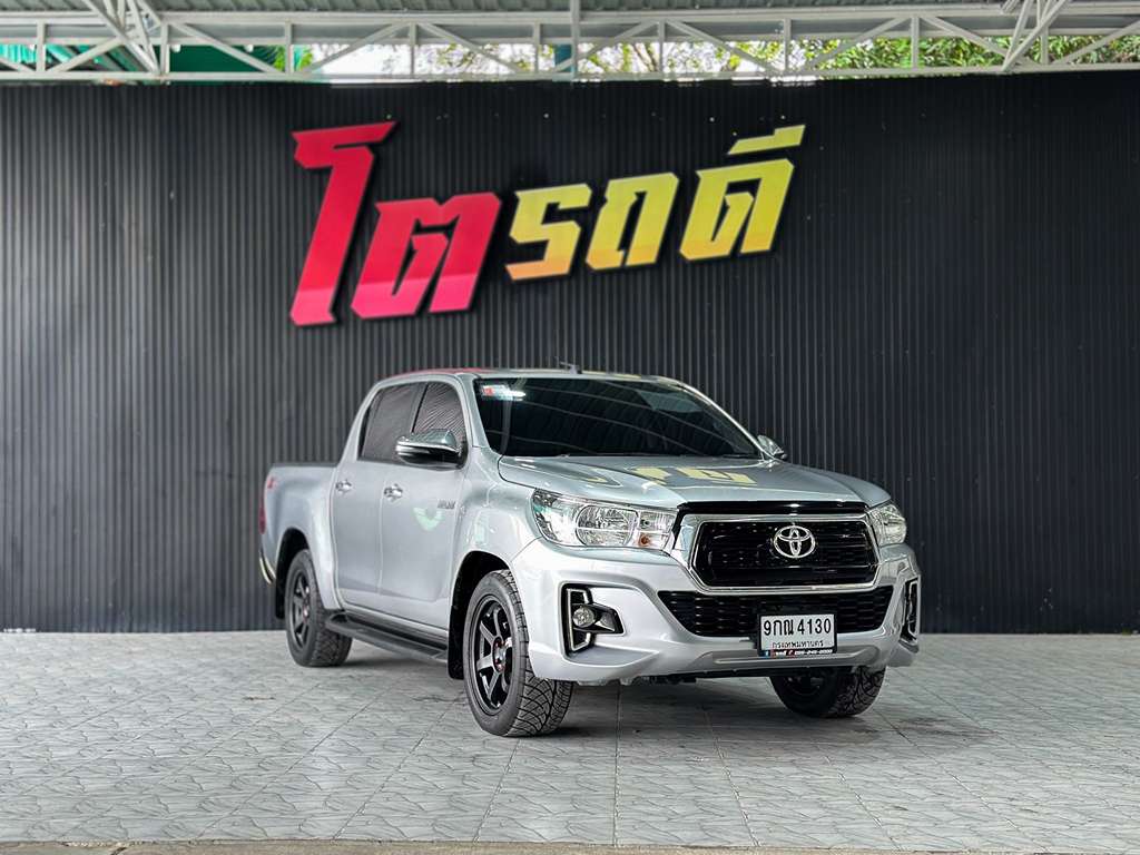 Toyota Revo สี่ประตูเตี้ย MT 2.4 E 2019 9กณ 4130