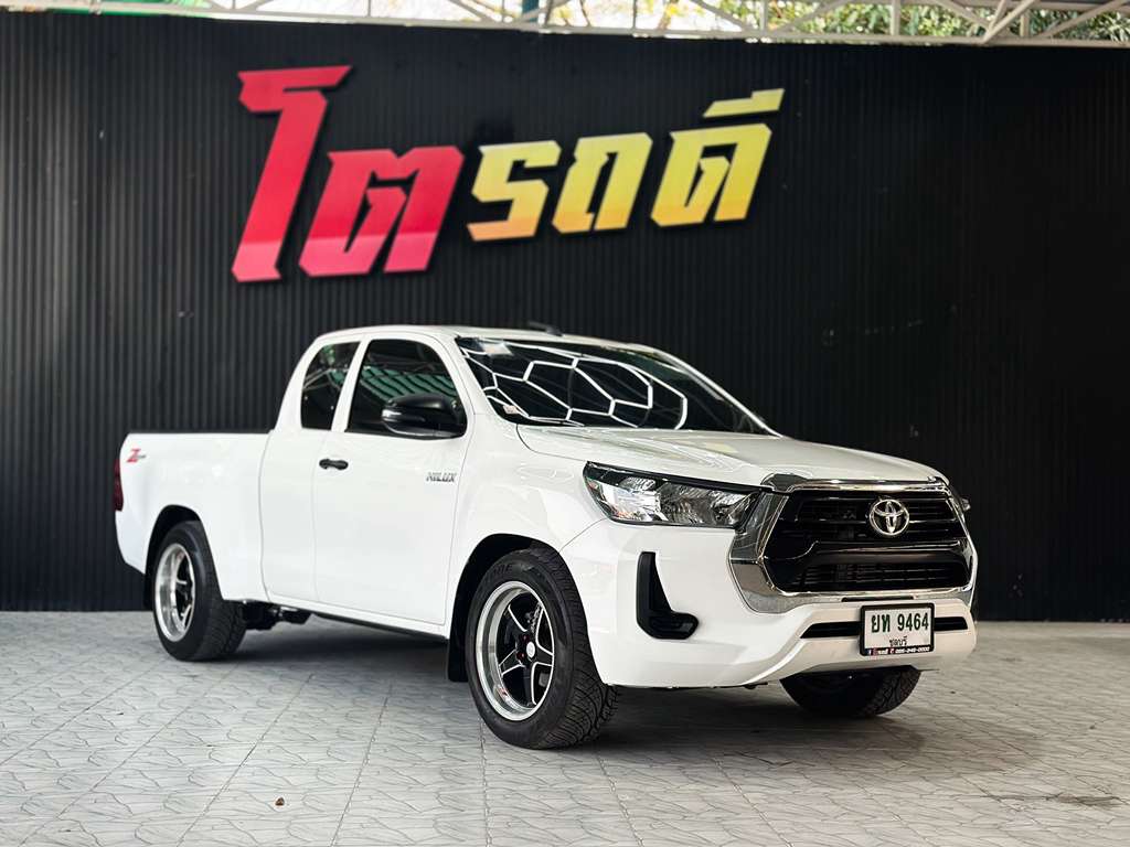 Toyota REVO CAB เตี้ย MT 2.4 Entry 2023  ยท 9464  ทะเบียนเดิม : บว 1393