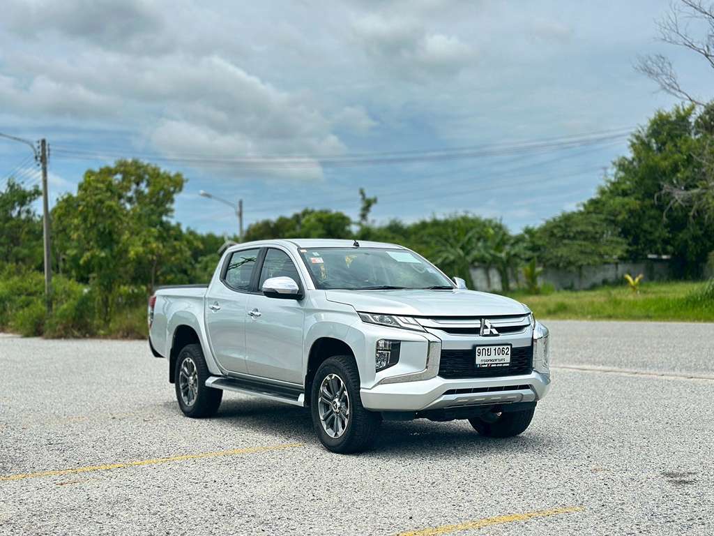 Mitsubishi Triton สี่ประตูสูง AT 2.4 GLS 2019  9กย 1062 กทม