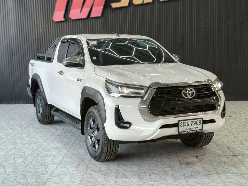 Toyota REVO CAB สูง AT 2.4 MID 2022  3ฒน 7909