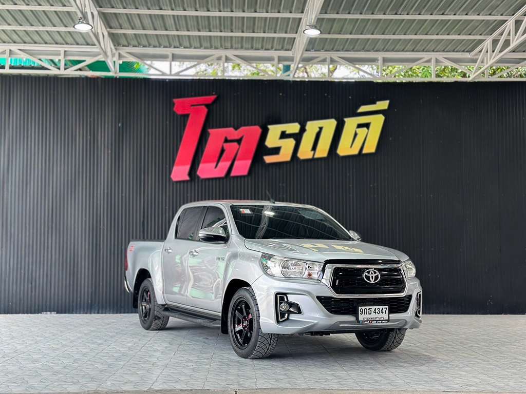 Toyota Revo สี่ประตูเตี้ย MT 2.4 E 2019  9กธ 4347