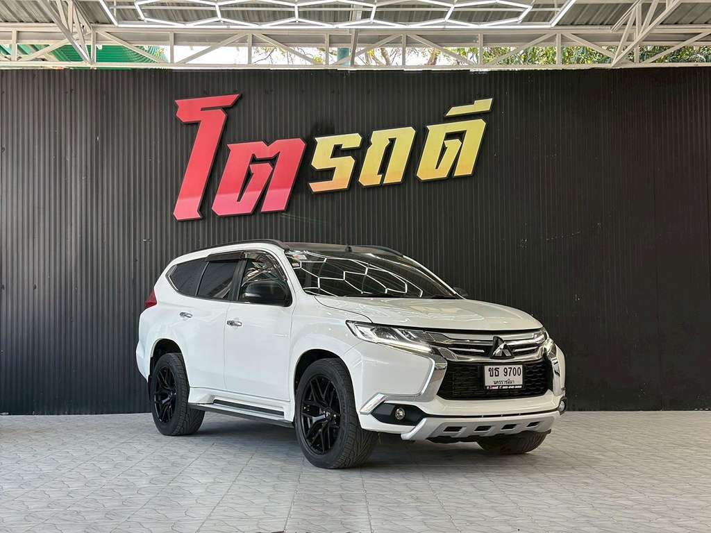 Mitsubishi Pajero AT 2.4 Sport 2015 ทะเบียนรถ : ขธ 9700