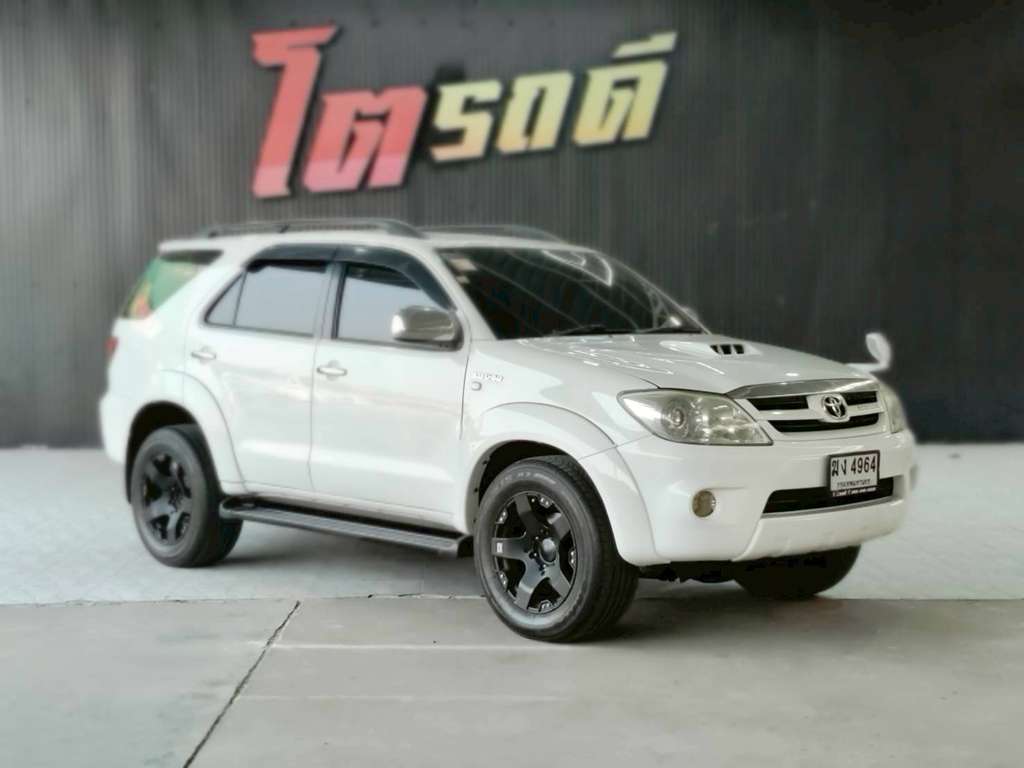 Toyota FORTUNER 4WD AT 3.0 2006 ทะเบียนรถ :  ฆง 4964