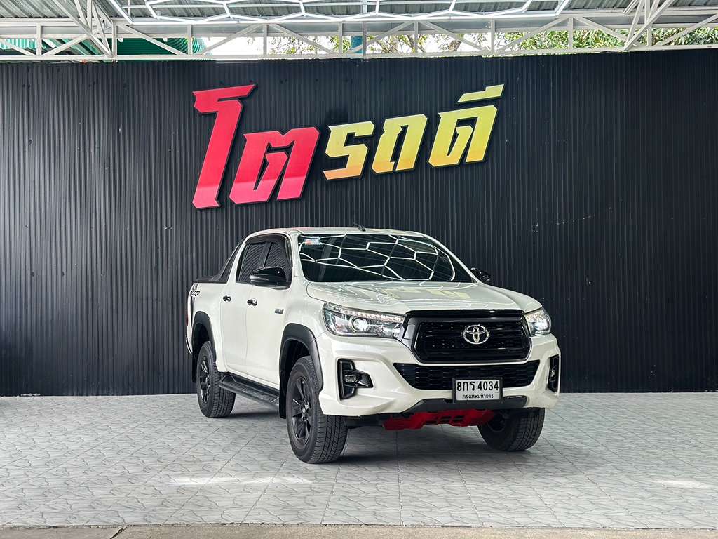 Toyota Revo สี่ประตูสูง AT 2.4 Rocco 2019 8กร 4034