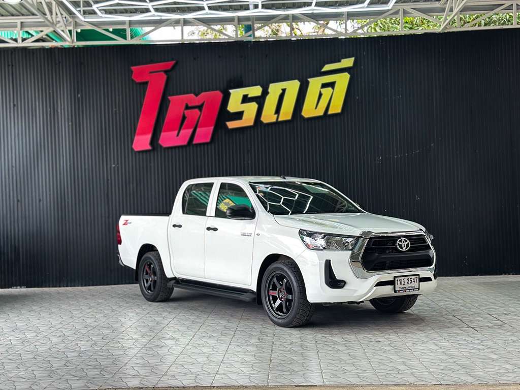 Toyota Revo สี่ประตูเตี้ย AT 2.4 MID 2020   1ขฐ 3547
