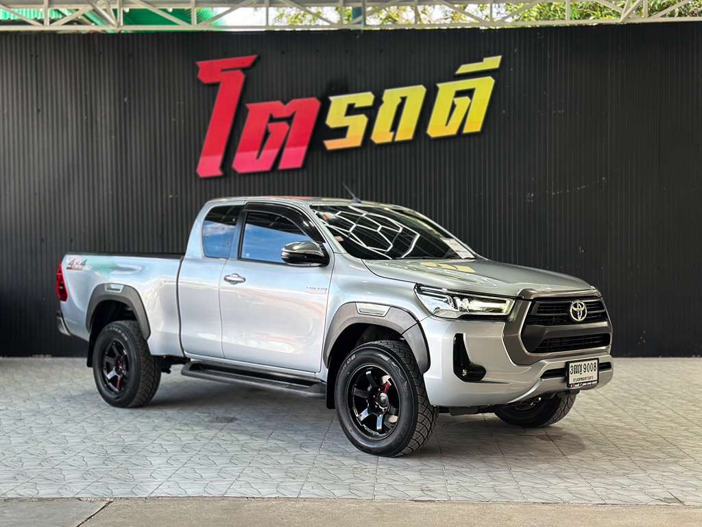 Toyota Revo แคปสูง MT 2.4 MID 4WD 2021  3ฒญ 9008