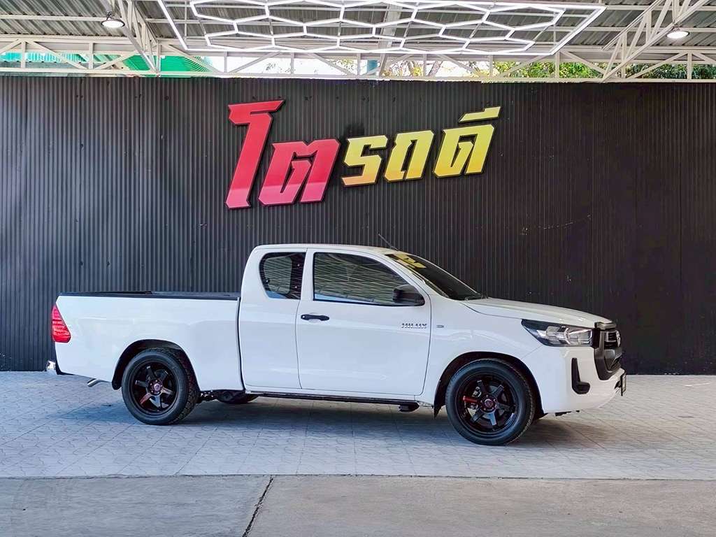 Toyota Revo แคปเตี้ย AT 2.4 MID**ไมล์ไม่แท้ 2020  3ฒค 3512