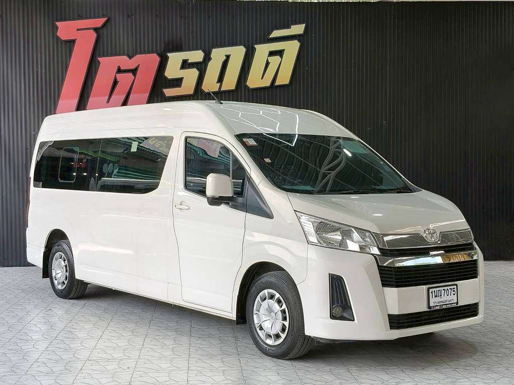 Toyota Commuter MT 2.8 2019  1นญ 7075  ทะเบียนเดิม : 36-1311