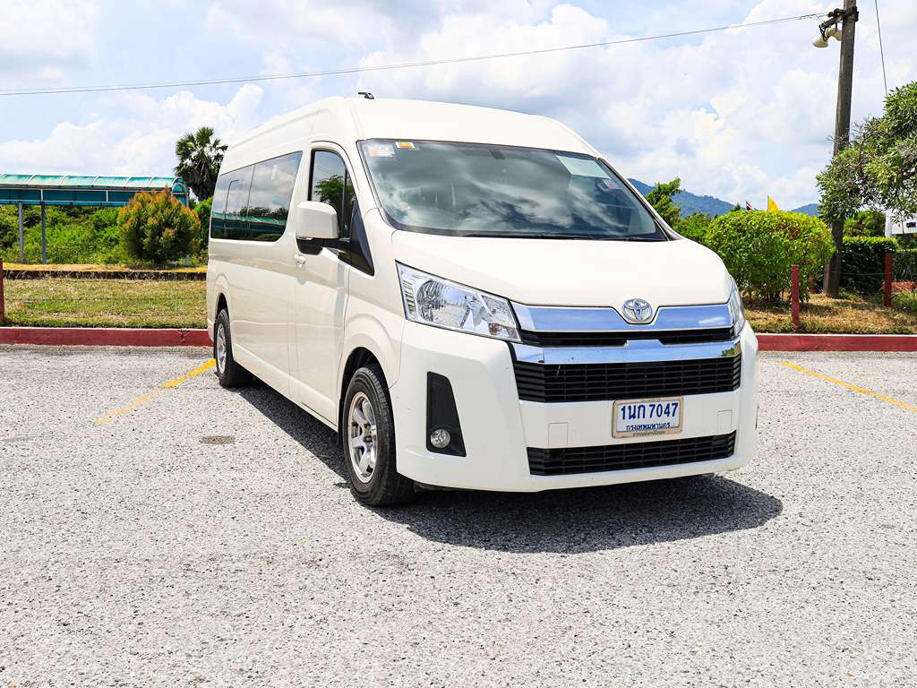 Toyota Commuter AT 2.8 2019  VIP+AIR MICRO BUS 1นก 7047 กทม