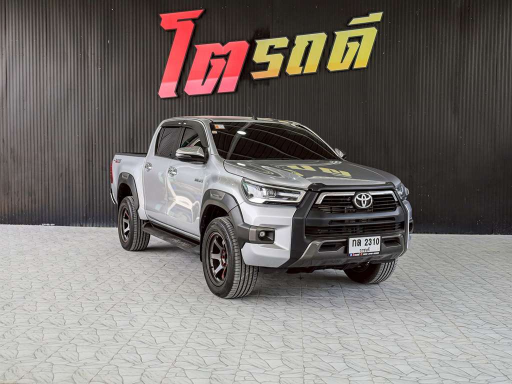 Toyota Revo สี่ประตูสูง MT 2.4 MID 2022  กล 2310 ราชบุรี
