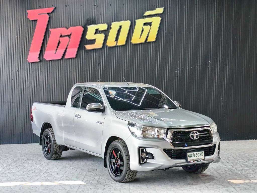 Toyota REVO CAB เตี้ย MT 2.4 J+ 2017 ทะเบียนรถ : 4ฒค 3085