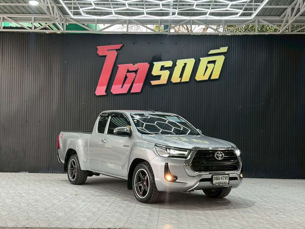 Toyota REVO CAB เตี้ย AT 2.4 MID 2022  3ฒม 4795