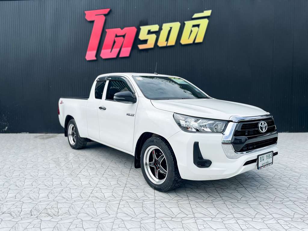Toyota Revo smart cab  MT 2.4 2021 ยท5166