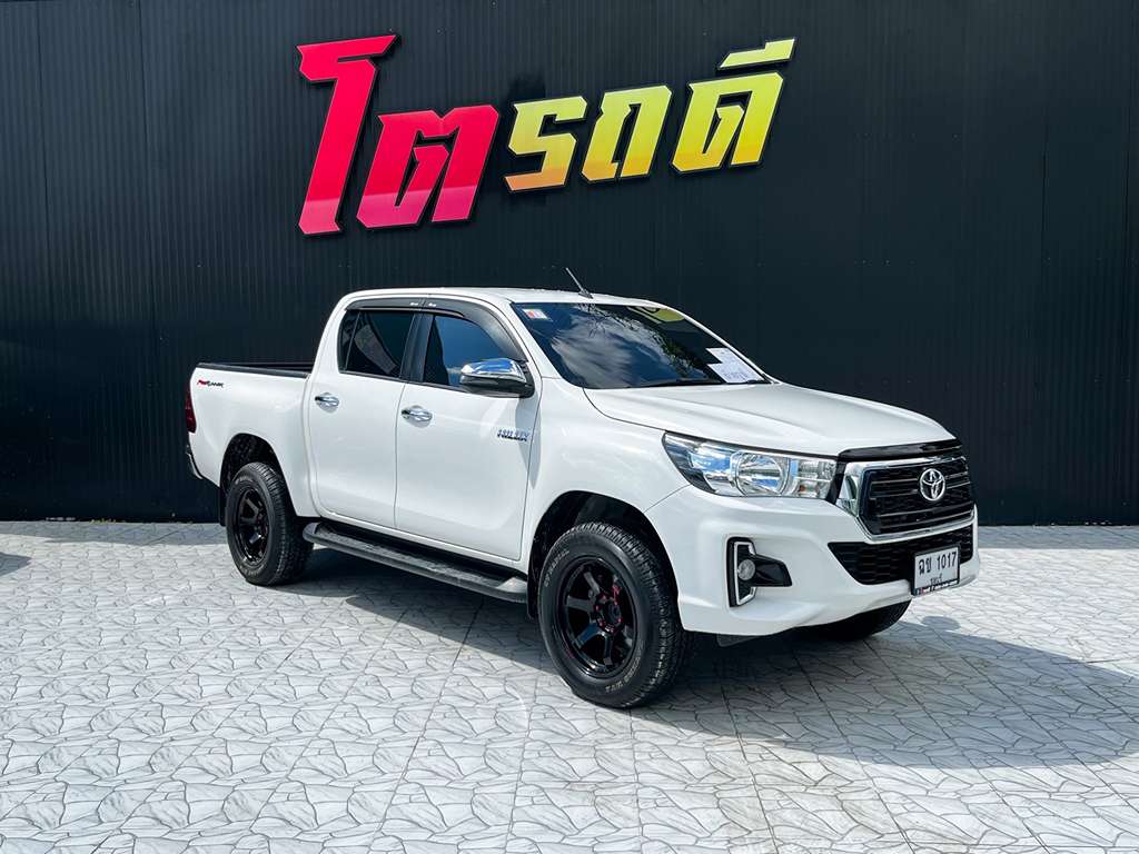 Toyota Revo สี่ประตูสูง MT 2.4 J+ 2020 ฉข 1017 ฃลบุรี