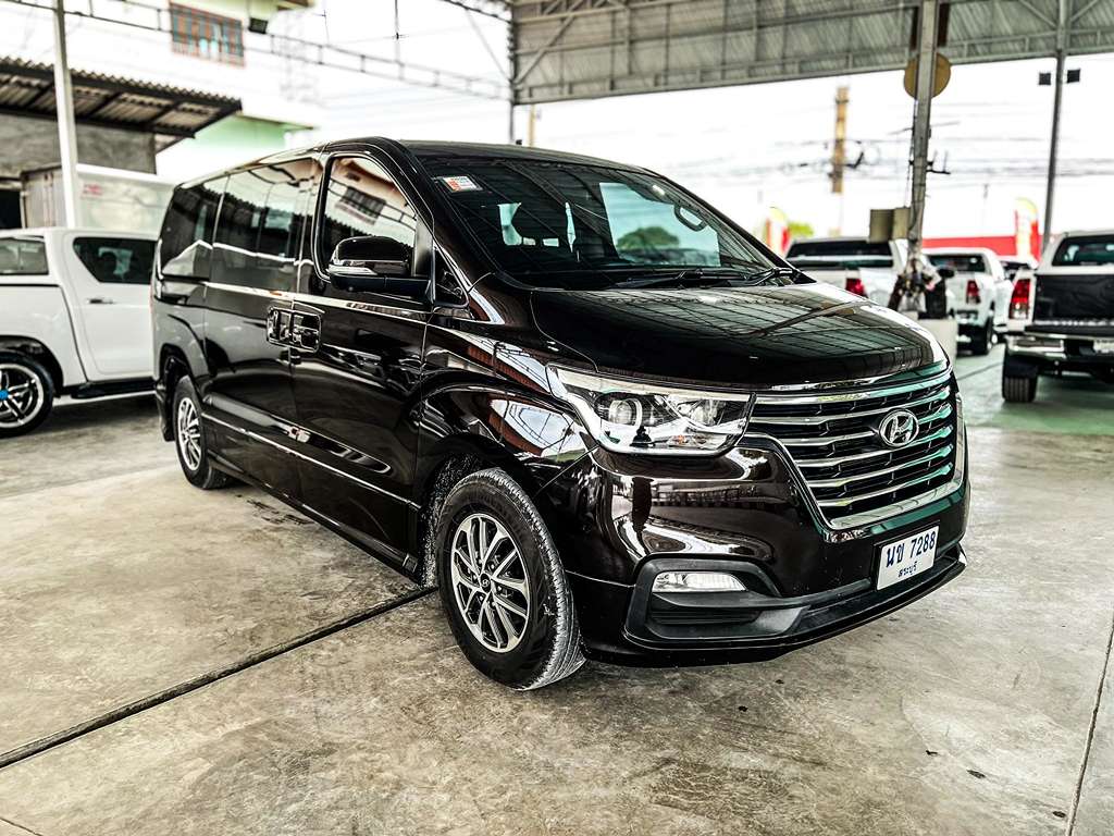 Hyundai H-1 2.5 Deluxe 2018 นจ 2702 ชลบุรี