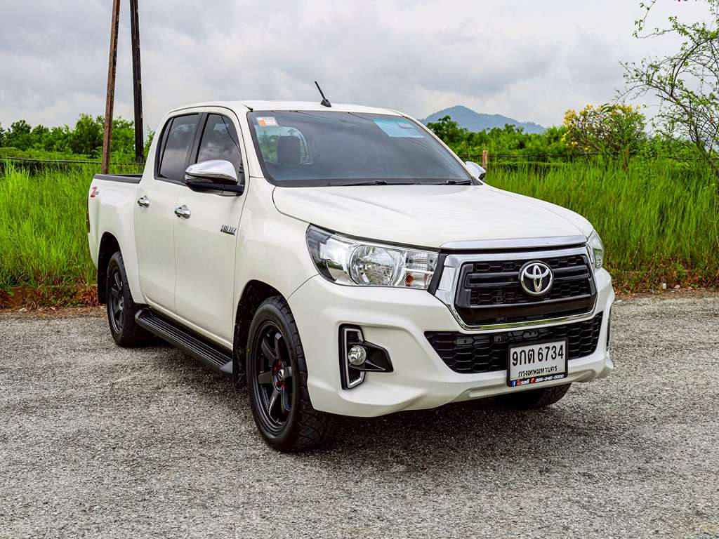 Toyota Revo สี่ประตูเตี้ย MT 2.4 J+ Zedition 2019 9กต 6734