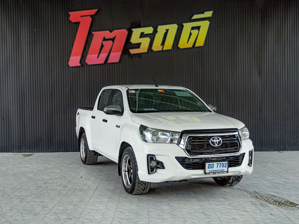 Toyota REVO สี่ประตูเตี้ย MT 2.4J+ Zedition 2019