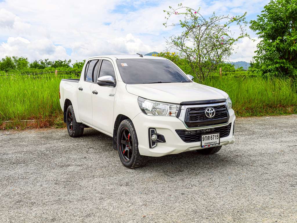 Toyota REVO สี่ประตููเตี้ย MT 2.4 J+ 2019  9กต 6715
