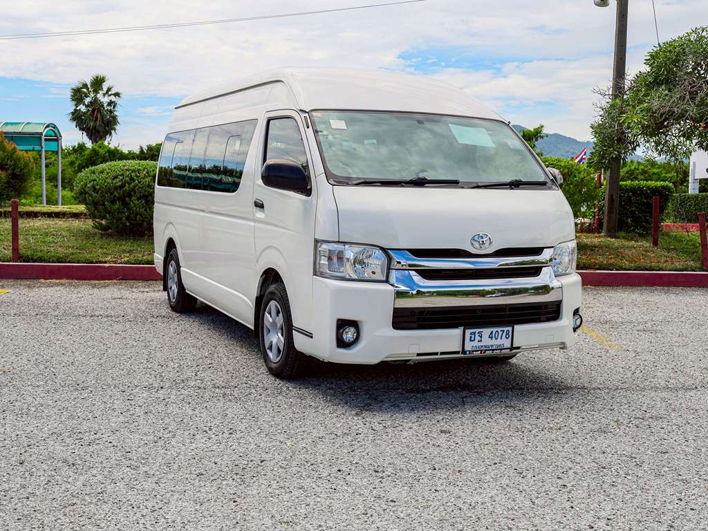 Toyota Commuter AT 3.0 2017 ฮฐ 4078 กทม
