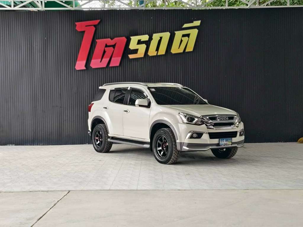Isuzu MU-X AT 3.0 DVD navi 2018 กร 9922 ชลบุรี