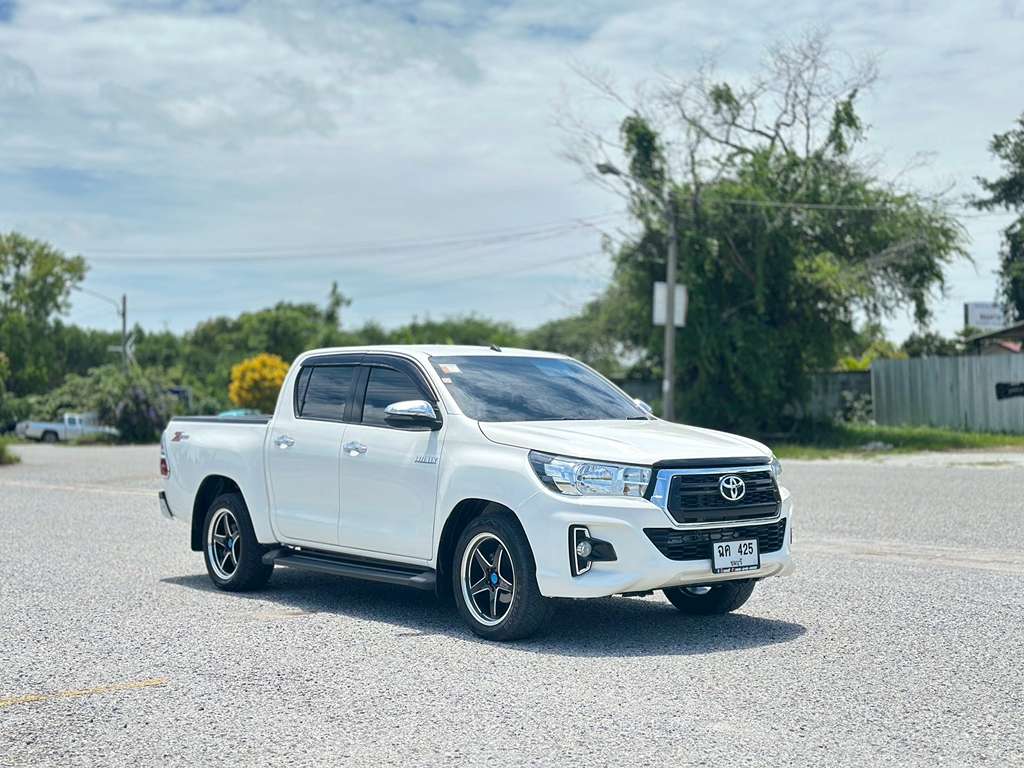 Toyota REVO สี่ประตููเตี้ย AT 2.4 J+ 2019 ฉค 425 ชลบุรี