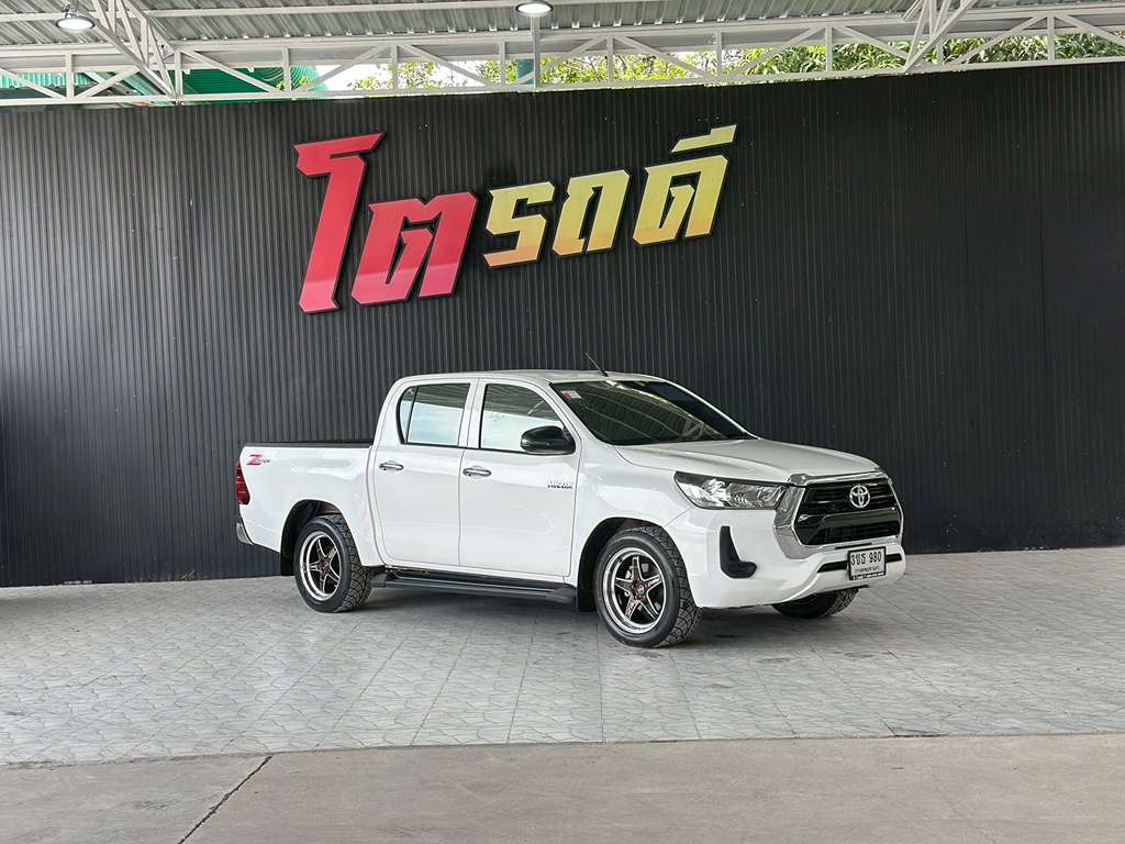 Toyota Revo สี่ประตูเตี้ย AT 2.4 Entry 2022 3ขธ 980 กทม