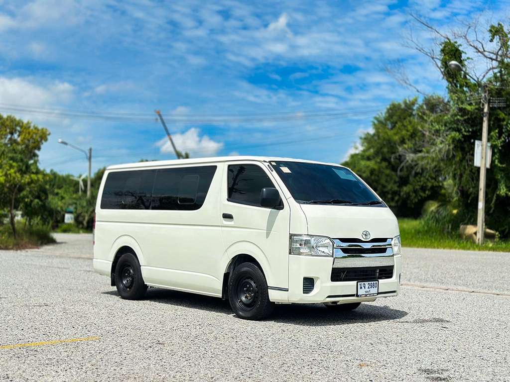 Toyota Hiace MT 3.0 2015 นจ 2980 ชลบุรี