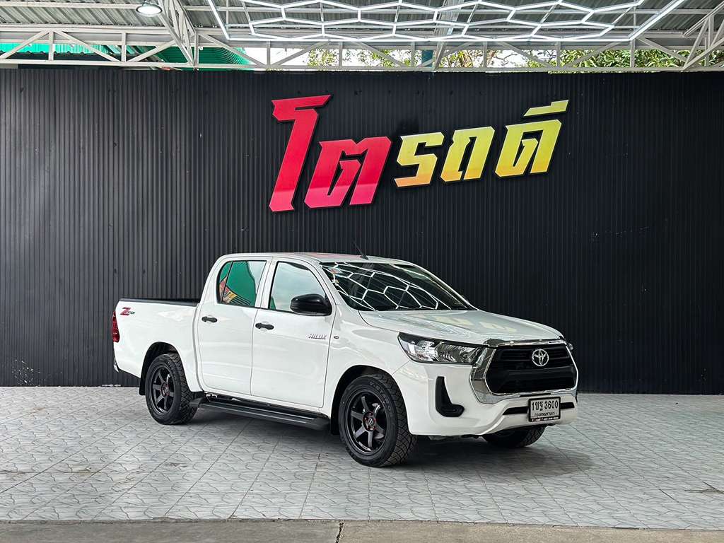 Toyota Revo สี่ประตูเตี้ย AT 2.4 MID 2020  1ขฐ 3600