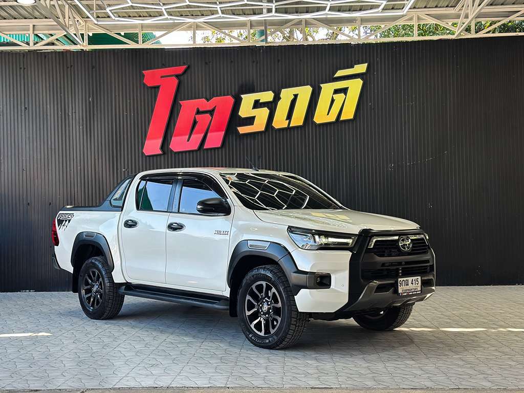Toyota Revo สี่ประตูสูง AT 2.4 Rocco 2021 9กฒ 415