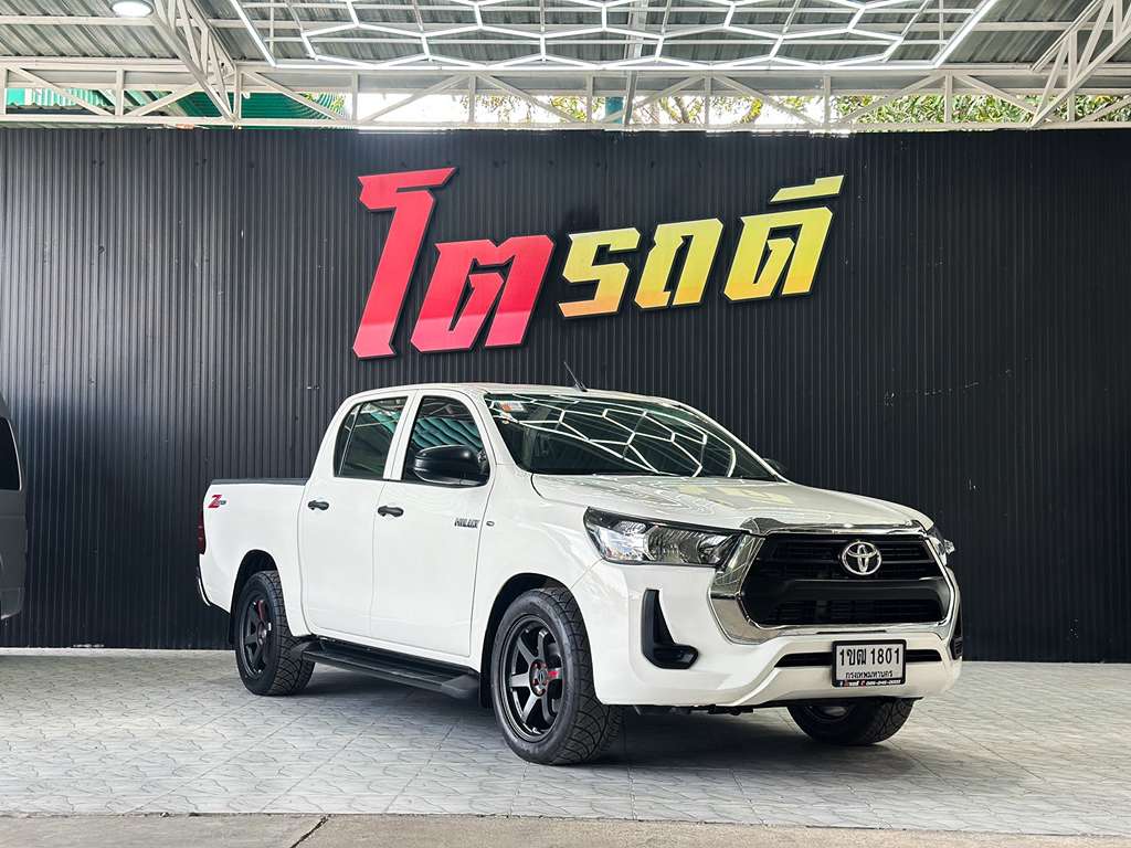 Toyota Revo สี่ประตูเตี้ย AT 2.4 MID**ไมล์ไม่แท้ 2020 1ขฒ 1801
