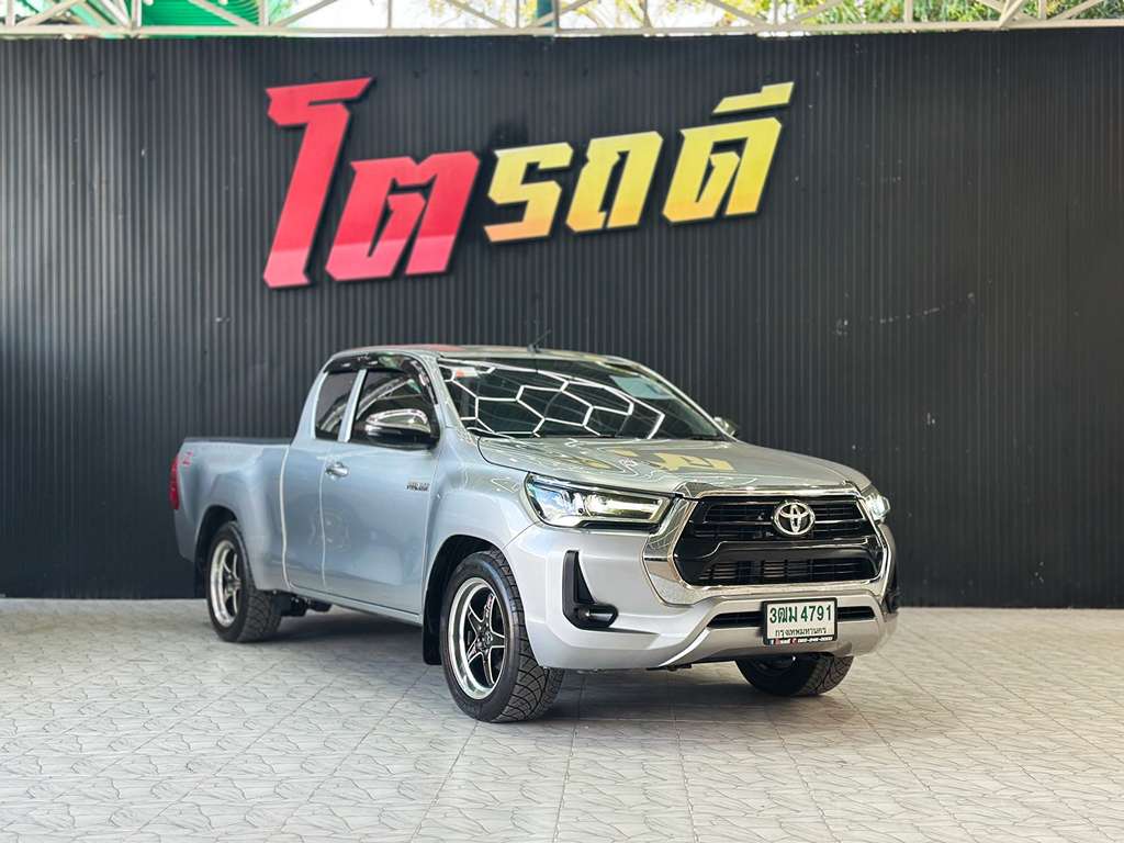 Toyota Revo Smart Cab Z Edition AT 2.4 Mid 2022 ทะเบียน 3ฒม 4791