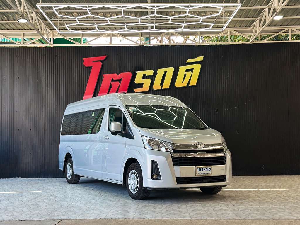 Toyota commuter AT 2.8 2023 ทะเบียนร 1นง 8162