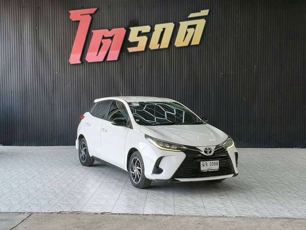 Toyota YARIS AT 1.2 SPORT 2021 ทะเบียน ฉจ 3088