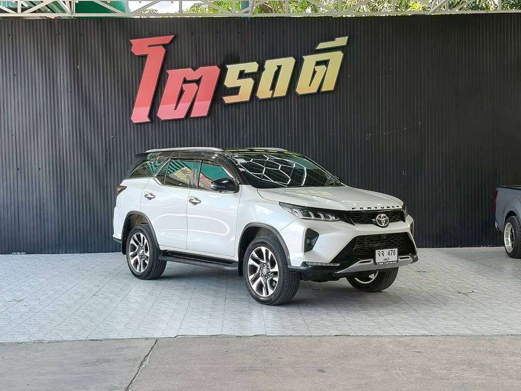 Toyota FORTUNER AT 2.4 LEGENDER 2021 ทะเบียนรถ : จจ 478
