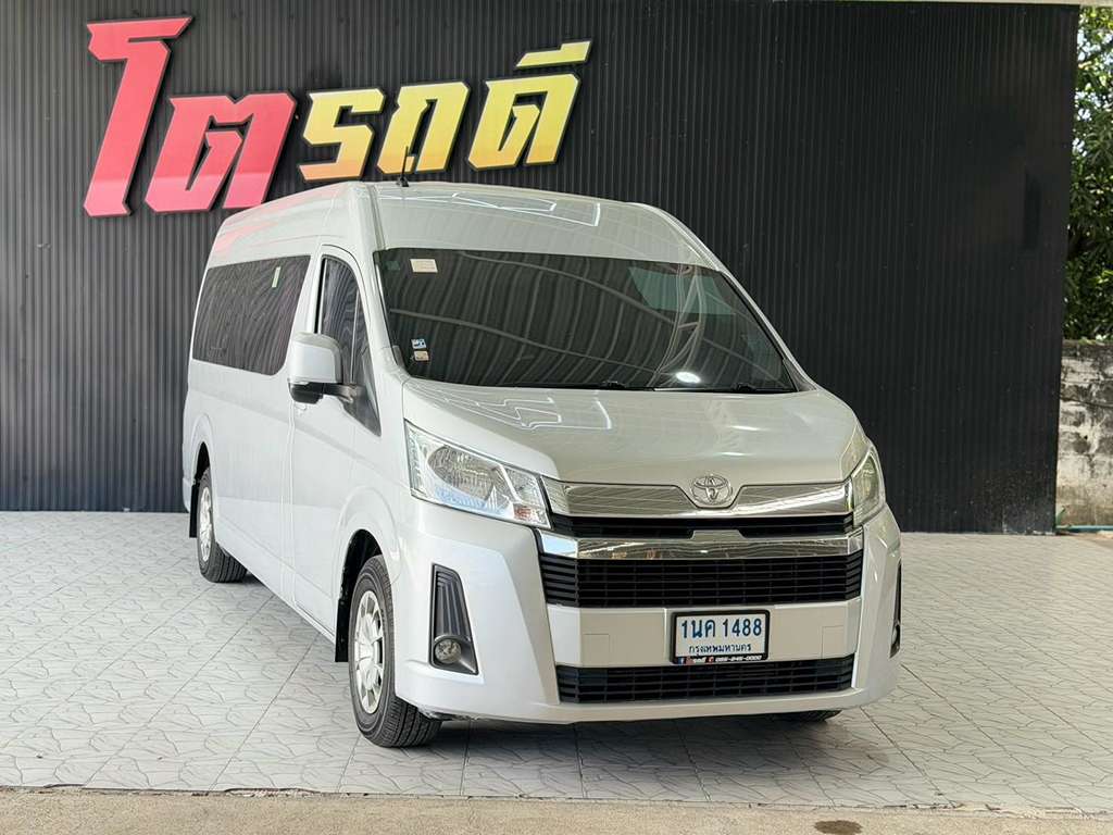 TOYOTA COMMUTER MT 2.8 2021 เกียร์ธรรมดา ทะเบียนรถ : 1นค 1488