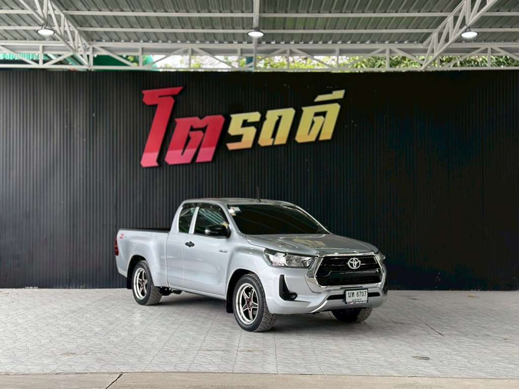 Toyota Revo แคปเตี้ย AT 2.4 Entry 2023 บท 6707 มุกดาหาร